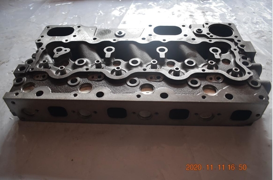 Części silnika koparki do głowicy cylindrów  E950B 3304 1N4304